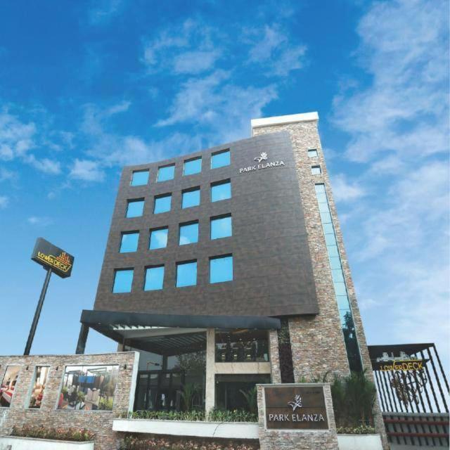 Hotel Park Elanza Ченнаи Экстерьер фото