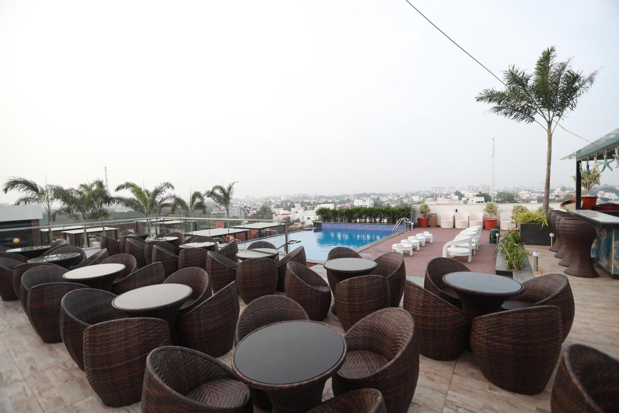 Hotel Park Elanza Ченнаи Экстерьер фото